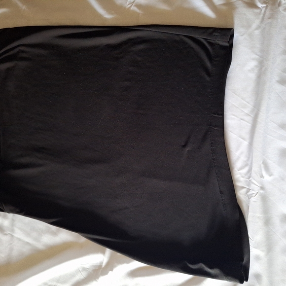 Black polyester elastic waist wide leg capris - Picture 3 of 4